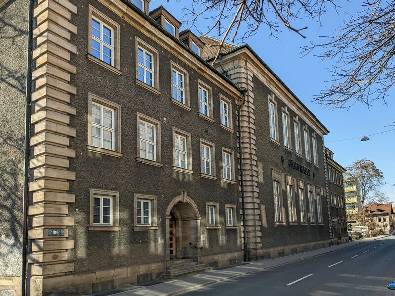 Datei:Jahnturnhalle y 02 2023.jpg
