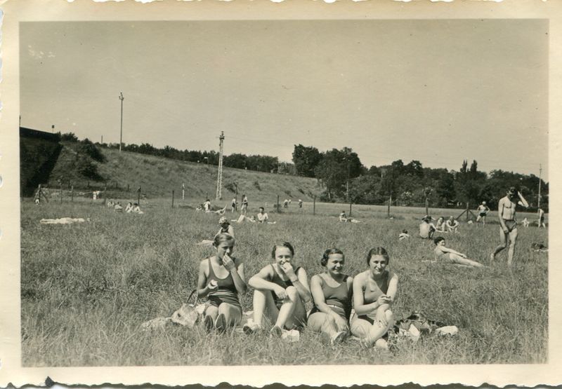 Datei:Flussbad 1.jpeg