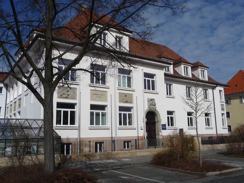 Datei:Landwirtschaftsschule1.jpg