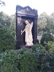 Familiengrab Geismann01.jpg