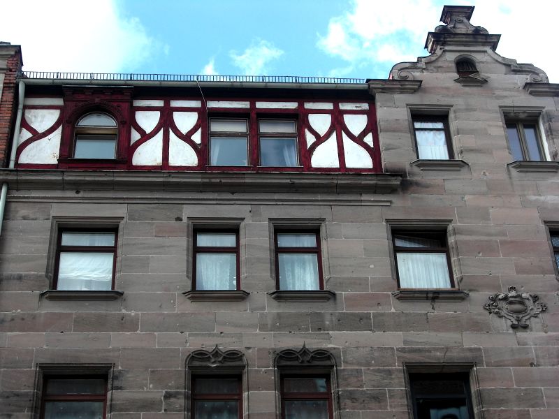 Datei:Neumannstraße 18 Kriegsschaden.JPG