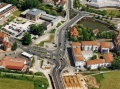 Luftaufnahme vom Areal Kulturforum (2001): Foerstermühle und Flutbrücke (hier noch im Bau) <span class="smw-highlighter" data-type="8" data-state="inline" data-title="Hinweis" title="Urheber: Christiane RichterLizenz: CC BY-SA 3.0"><span class="smwtticon note"></span><span class="smwttcontent">Urheber: Christiane Richter<br><br>Lizenz: CC BY-SA 3.0</span></span>