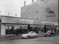 Autohaus Pillenstein in der Königstraße 135, ca. 1955 <span class="smw-highlighter" data-type="8" data-state="inline" data-title="Hinweis" title="Lizenz: Bildlizenz-Stadtarchiv"><span class="smwtticon note"></span><span class="smwttcontent">Lizenz: Bildlizenz-Stadtarchiv</span></span>