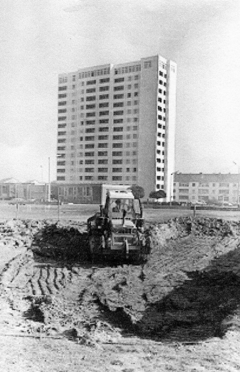 NL-FW 11-109 W Milde Hochhaus Komotauer 30 1960.jpg