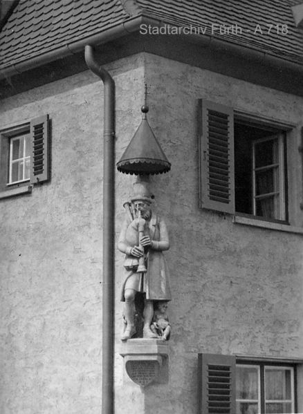 Datei:Pfeiferfigur A0718.jpg