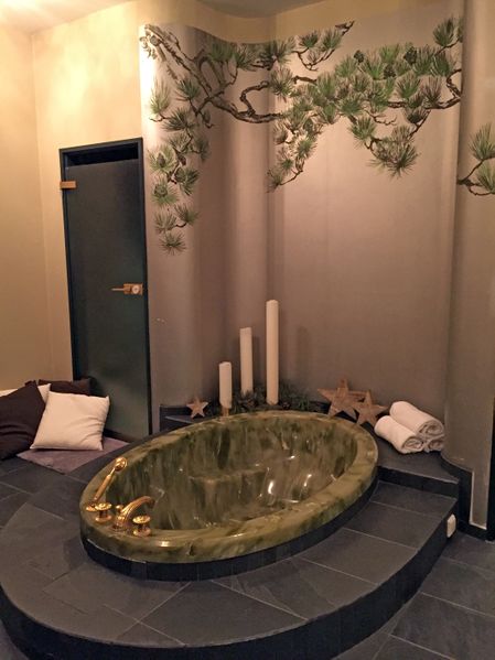 Datei:Grundig Suite 2.jpg