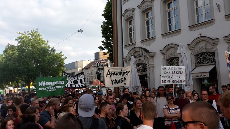 Datei:Demo Protestgarten 2.jpg