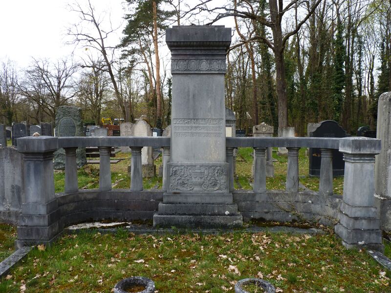 Datei:Grab Joseph Illfelder.JPG