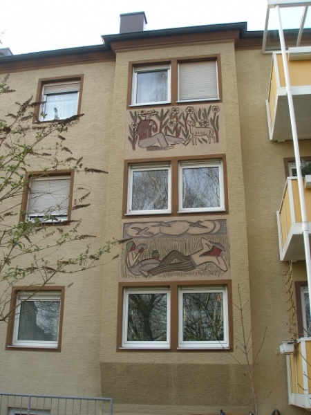Datei:Dr.-Schumacher-Str. 2-6 Sgraffito II.JPG