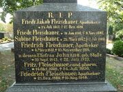 Fleischauer-Grabmal.JPG