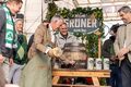 Bieranstich bei der Eröffnung der Kirchweih, Sept. 2024 <span class="smw-highlighter" data-type="8" data-state="inline" data-title="Hinweis" title="Urheber: Kamran SalimiLizenz: CC BY-SA 4.0"><span class="smwtticon note"></span><span class="smwttcontent">Urheber: <!--LINK'" 0:29--><br><br>Lizenz: CC BY-SA 4.0</span></span>