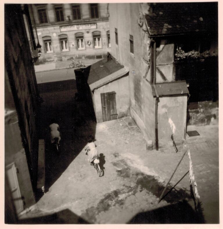 Fraveliershof Stadt New York.jpg