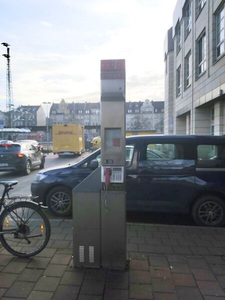 Datei:Telefonsäule Hauptpost.jpg