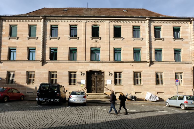 Datei:Helmplatz 1 2018 2.jpg