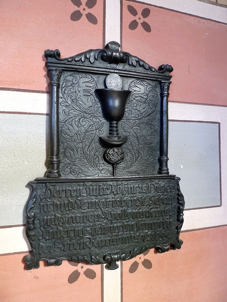 Datei:Grabplatte Justus Rösner.jpeg