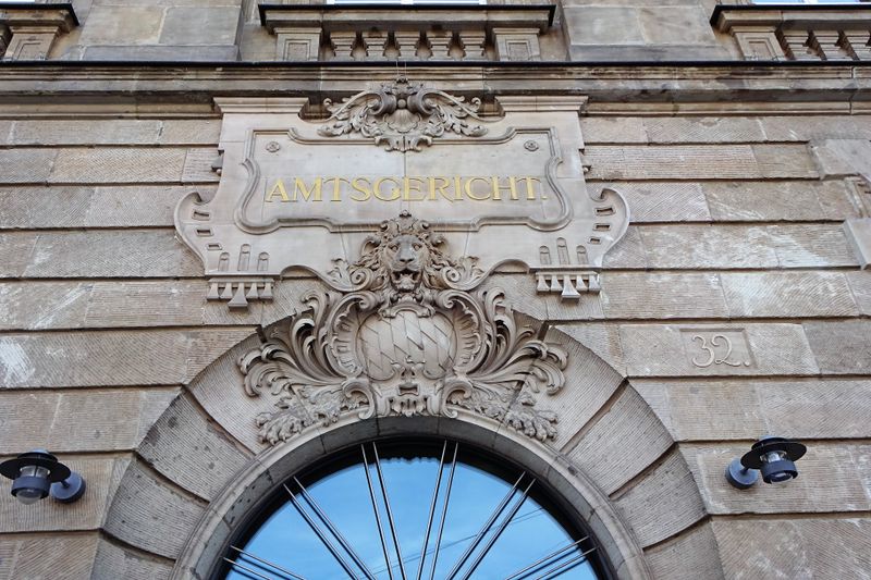 Datei:Amtsgericht Eingang.jpg