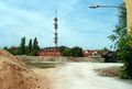 Der AFN-Sendemast in der Darby-Kaserne im Jahr 2001. <span class="smw-highlighter" data-type="8" data-state="inline" data-title="Hinweis" title="Urheber: Bernd JesussekLizenz: CC BY-SA 3.0"><span class="smwtticon note"></span><span class="smwttcontent">Urheber: <!--LINK'" 0:1--><br><br>Lizenz: CC BY-SA 3.0</span></span>