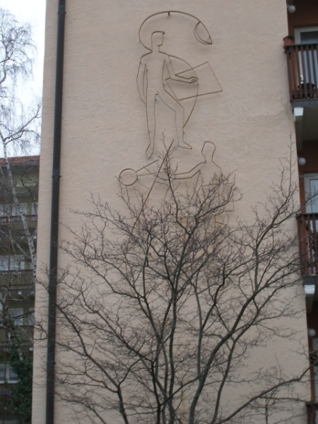 Datei:Herrnstr. 44 Drahtplastik.JPG