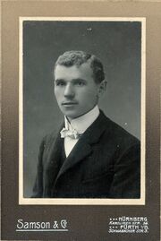 MiF Mann mit Fliege.jpg