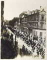 Parade auf der Nürnberger Straße anlässlich des 100-jährigen Jubiläums der Auferstehungskirche<br ... <span class="smw-highlighter" data-type="8" data-state="inline" data-title="Hinweis" title="Parade auf der Nürnberger Straße anlässlich des 100-jährigen Jubiläums der Auferstehungskirche(auf der rechten Seite das markante Verwaltungsgebäude der DETAG mit den beiden Holzerkern)Urheber: unbekanntLizenz: CC BY-SA 3.0"><span class="smwtticon note"></span><span class="smwttcontent">Parade auf der Nürnberger Straße anlässlich des 100-jährigen Jubiläums der Auferstehungskirche<br/>(auf der rechten Seite das markante Verwaltungsgebäude der DETAG mit den beiden Holzerkern)<br>Urheber: unbekannt<br><br>Lizenz: CC BY-SA 3.0</span></span>
