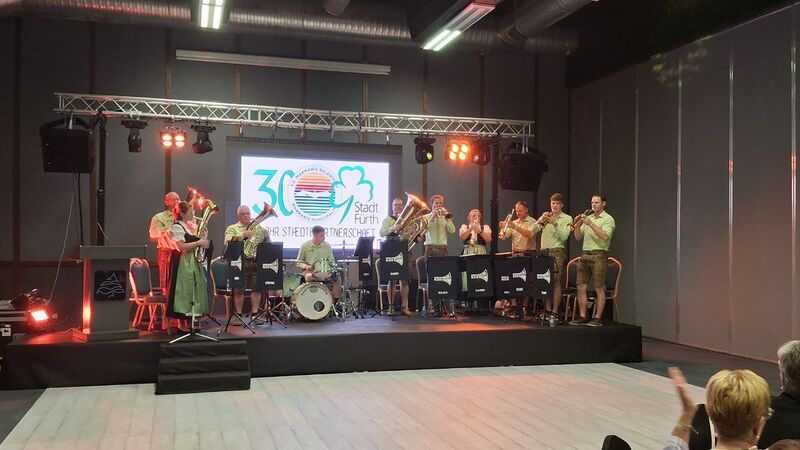 Datei:Marmaris Blechboum.jpeg