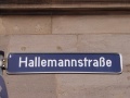 Straßenschild Hallemannstraße <span class="smw-highlighter" data-type="8" data-state="inline" data-title="Hinweis" title="Urheber: BaringelLizenz: CC BY-SA 3.0"><span class="smwtticon note"></span><span class="smwttcontent">Urheber: <!--LINK'" 2:319--><br><br>Lizenz: CC BY-SA 3.0</span></span>