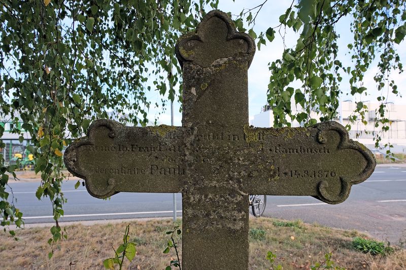 Datei:Protest Marterl Rückseite Grabstein.jpg