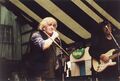 Der Sänger Kevin Coyne und Gitarrist Keili Keilhofer beim Fürth Festival am Waagplatz, 1988 <span class="smw-highlighter" data-type="8" data-state="inline" data-title="Hinweis" title="Urheber: Kamran SalimiLizenz: CC BY-SA 4.0"><span class="smwtticon note"></span><span class="smwttcontent">Urheber: <!--LINK'" 0:66--><br><br>Lizenz: CC BY-SA 4.0</span></span>